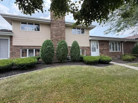 7313 W 154th St #1, Orland Park, IL 60462