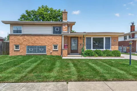 137 W Glengate Ave, Chicago Heights, IL 60411