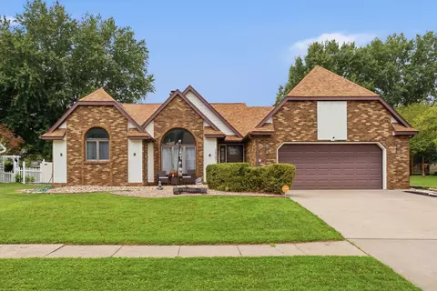 3707 77th Street Ct, Moline, IL 61265