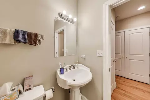 Bath - 6527 S Drexel Ave, Chicago, IL 60637 photo 3 of 9