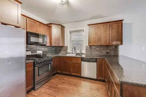 Kitchen - 6527 S Drexel Ave, Chicago, IL 60637 photo 3 of 4