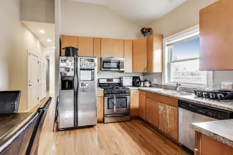 Kitchen - 6527 S Drexel Ave, Chicago, IL 60637 photo 4 of 4