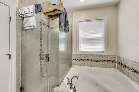 Bath - 6527 S Drexel Ave, Chicago, IL 60637 photo 5 of 9