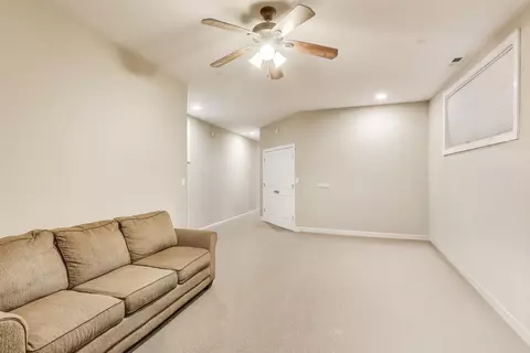 Living - 6527 S Drexel Ave, Chicago, IL 60637 photo 2 of 3