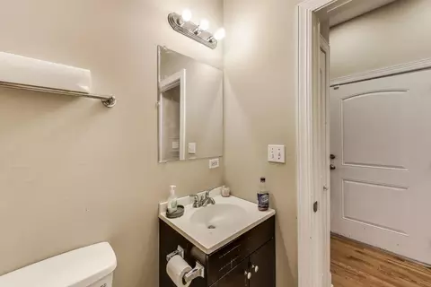 Bath - 6527 S Drexel Ave, Chicago, IL 60637 photo 7 of 9