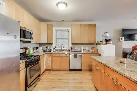 Kitchen - 6527 S Drexel Ave, Chicago, IL 60637 photo 1 of 4