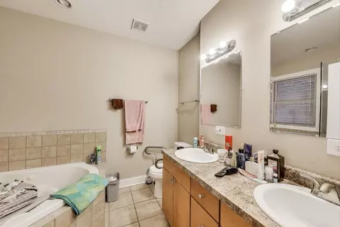 Bath - 6527 S Drexel Ave, Chicago, IL 60637 photo 1 of 9