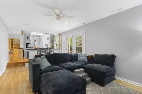 Other - 300 Oakbrook Ct, Bartlett, IL 60103 photo 3 of 6