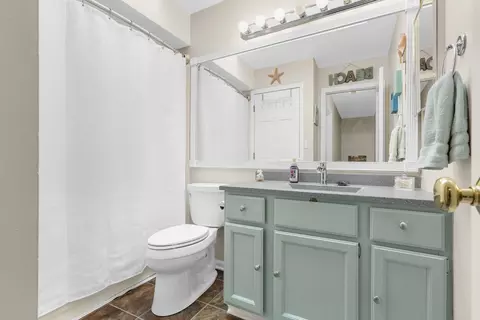 Bath - 300 Oakbrook Ct, Bartlett, IL 60103 photo 1 of 2