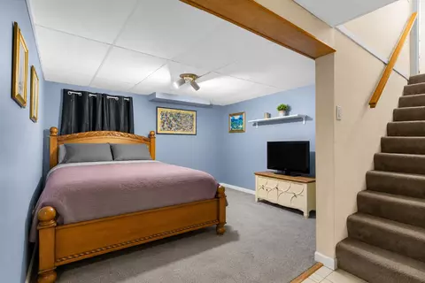 Bedroom - 300 Oakbrook Ct, Bartlett, IL 60103 photo 3 of 3