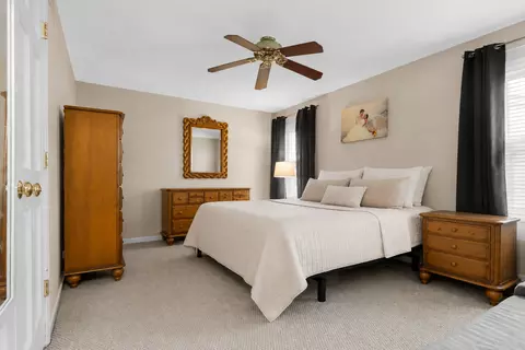 Bedroom - 300 Oakbrook Ct, Bartlett, IL 60103 photo 1 of 3