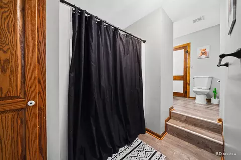 Bath - 23144 W Oak St, Plainfield, IL 60544 photo 2 of 2