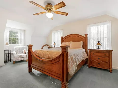 Bedroom - 1130 Duncan Ave, Elgin, IL 60120 photo 3 of 4