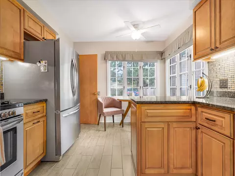 Kitchen - 1130 Duncan Ave, Elgin, IL 60120 photo 3 of 6