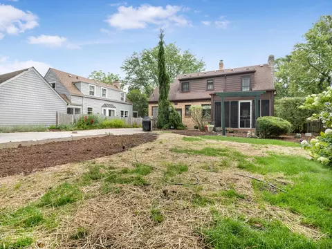 Exterior - 1130 Duncan Ave, Elgin, IL 60120 photo 5 of 8