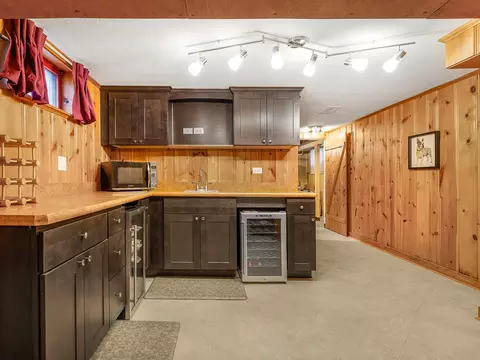 Kitchen - 1130 Duncan Ave, Elgin, IL 60120 photo 5 of 6