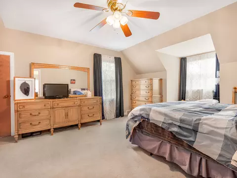 Bedroom - 1130 Duncan Ave, Elgin, IL 60120 photo 1 of 4
