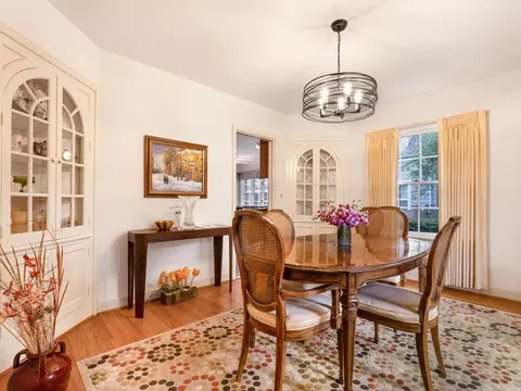 Dining - 1130 Duncan Ave, Elgin, IL 60120 photo 2 of 3
