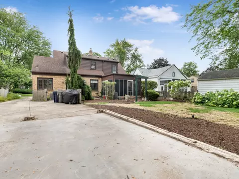 Exterior - 1130 Duncan Ave, Elgin, IL 60120 photo 7 of 8