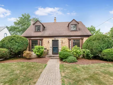 Exterior - 1130 Duncan Ave, Elgin, IL 60120 photo 3 of 8