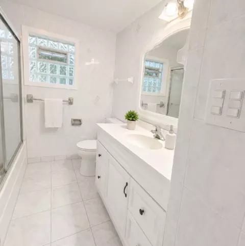 Bath - 6925 Elder Ct, Bridgeview, IL 60455 photo 1 of 2