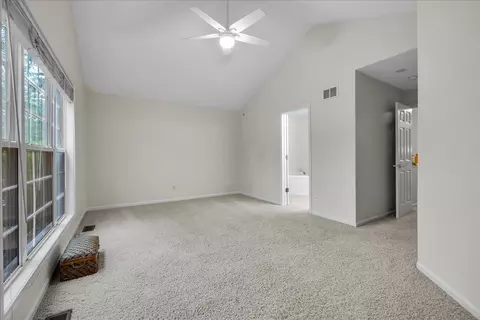 Bedroom - 2034 Ivy Ridge Dr, Hoffman Estates, IL 60192 photo 2 of 8