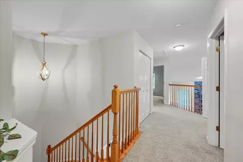 Entry Way - 2034 Ivy Ridge Dr, Hoffman Estates, IL 60192 photo 2 of 3