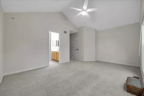 Bedroom - 2034 Ivy Ridge Dr, Hoffman Estates, IL 60192 photo 3 of 8
