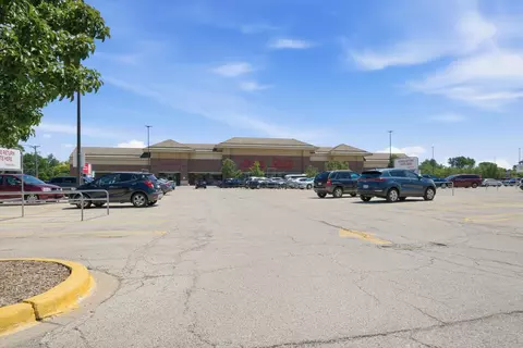 Exterior - 1220 N Wheeling Rd, Mount Prospect, IL 60056 photo 7 of 8