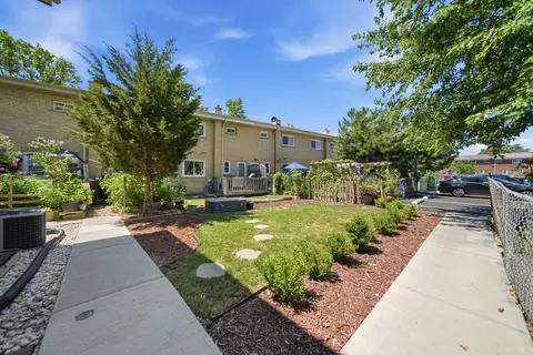 Exterior - 1220 N Wheeling Rd, Mount Prospect, IL 60056 photo 4 of 8