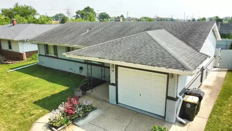 5 Wildwood Rd, Elk Grove Village, IL 60007