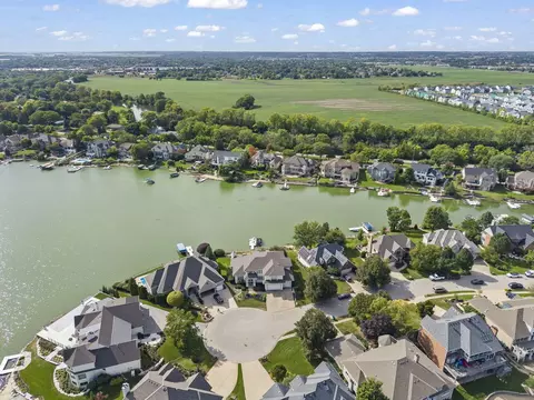 View/Area - 13258 Lakepoint Dr, Plainfield, IL 60585 photo 2 of 10
