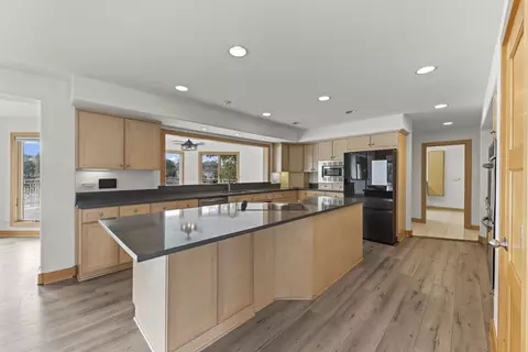 Kitchen - 13258 Lakepoint Dr, Plainfield, IL 60585 photo 2 of 3