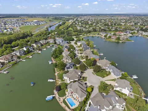 View/Area - 13258 Lakepoint Dr, Plainfield, IL 60585 photo 9 of 10