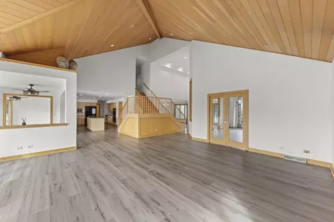 Living - 13258 Lakepoint Dr, Plainfield, IL 60585 photo 4 of 7