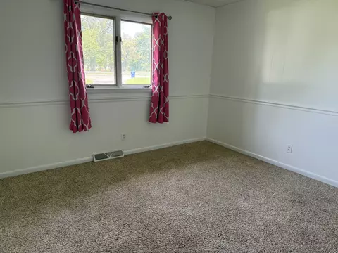 Bedroom - 715 State St, Eldorado, IL 62930 photo 1 of 3