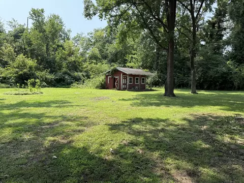 Exterior - 715 State St, Eldorado, IL 62930 photo 8 of 8