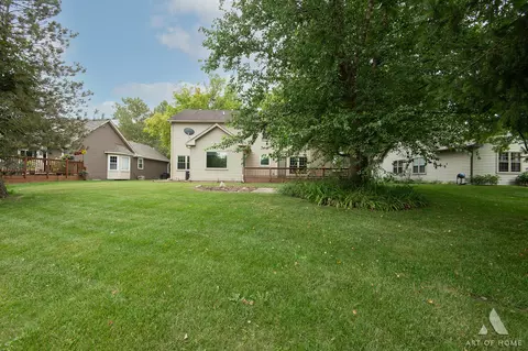 Exterior - 333 Brittany Trl, Elgin, IL 60120 photo 9 of 10