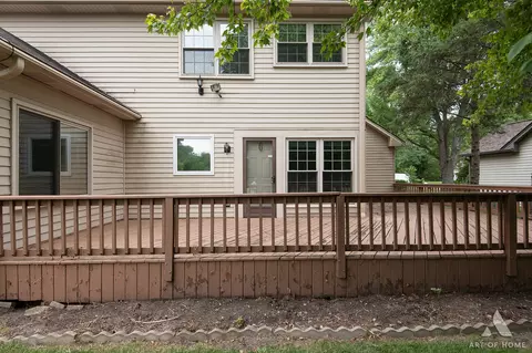 Exterior - 333 Brittany Trl, Elgin, IL 60120 photo 6 of 10