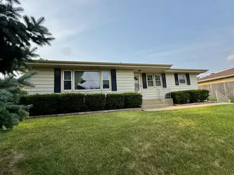 Exterior - 1021 7th St, Peru, IL 61354 photo 2 of 7