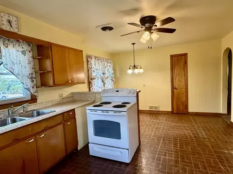 Kitchen - 1021 7th St, Peru, IL 61354 photo 1 of 3