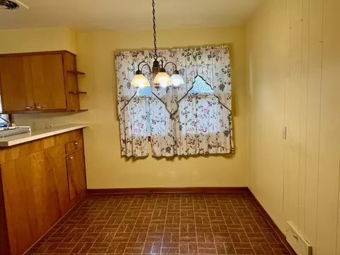 Dining - 1021 7th St, Peru, IL 61354 photo 3 of 3