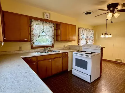 Kitchen - 1021 7th St, Peru, IL 61354 photo 2 of 3