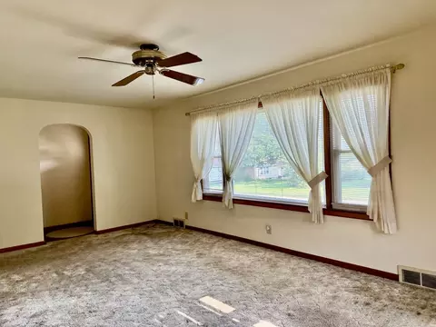 Living - 1021 7th St, Peru, IL 61354 photo 1 of 2