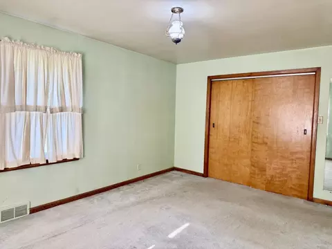 Bedroom - 1021 7th St, Peru, IL 61354 photo 5 of 7