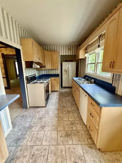 Kitchen - 811 NW 3rd Ave, Galva, IL 61434 photo 2 of 5