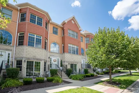 17930 Fountain Cir, Orland Park, IL 60467