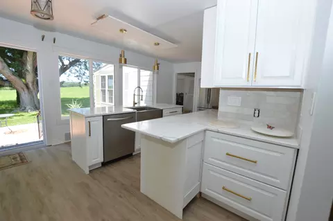 Kitchen - 4601 Spring Grove Rd, Mchenry, IL 60051 photo 3 of 3