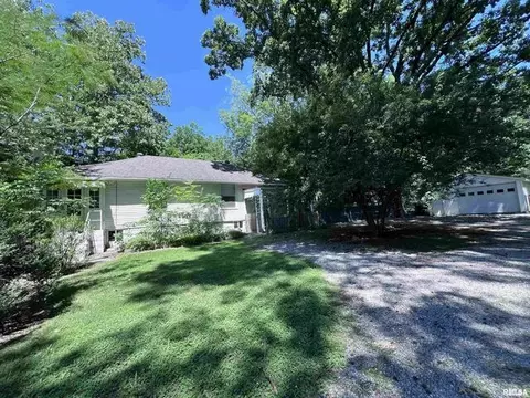 1312 W Sycamore St, Carbondale, IL 62901