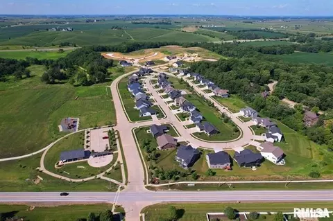 7117 Alvie Ln, Bettendorf, IA 52722
